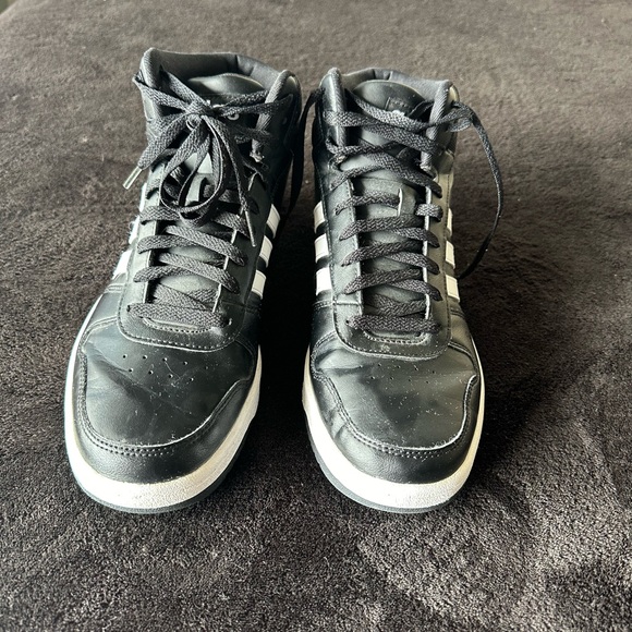 Adidas High-Top Basketball Shoes 10.5 - Picture 2 of 3